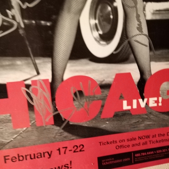 Signed Broadway cast photo Chicago - Picture 5 of 7